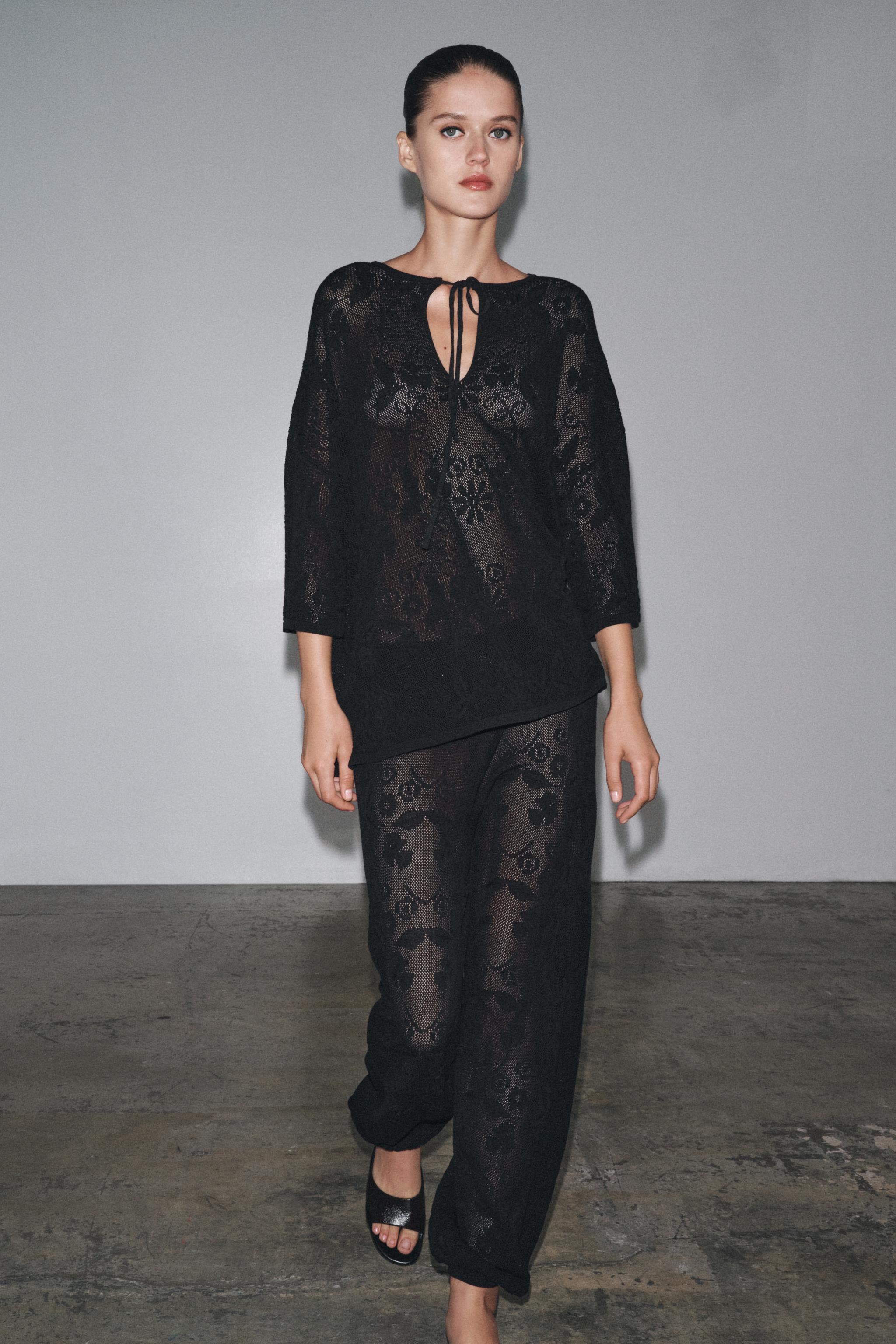 FLORAL TEXTURED KNIT PANTS
